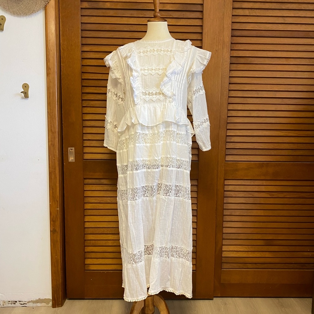 Chic Long Sleeve White Lace Dress